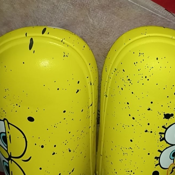 Women Sponge Bob Slides - Picture 6 of 6